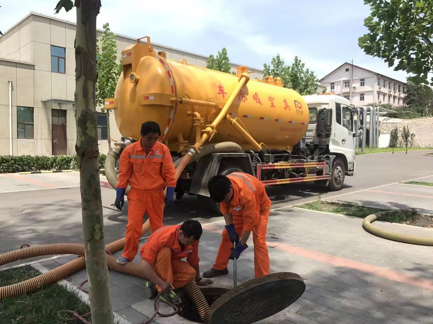 金湖化粪池清理与5-8吨吸粪车施工效率分析